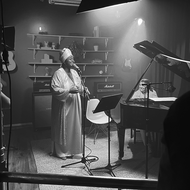 Listen To Your Body behind the scenes — photo 1